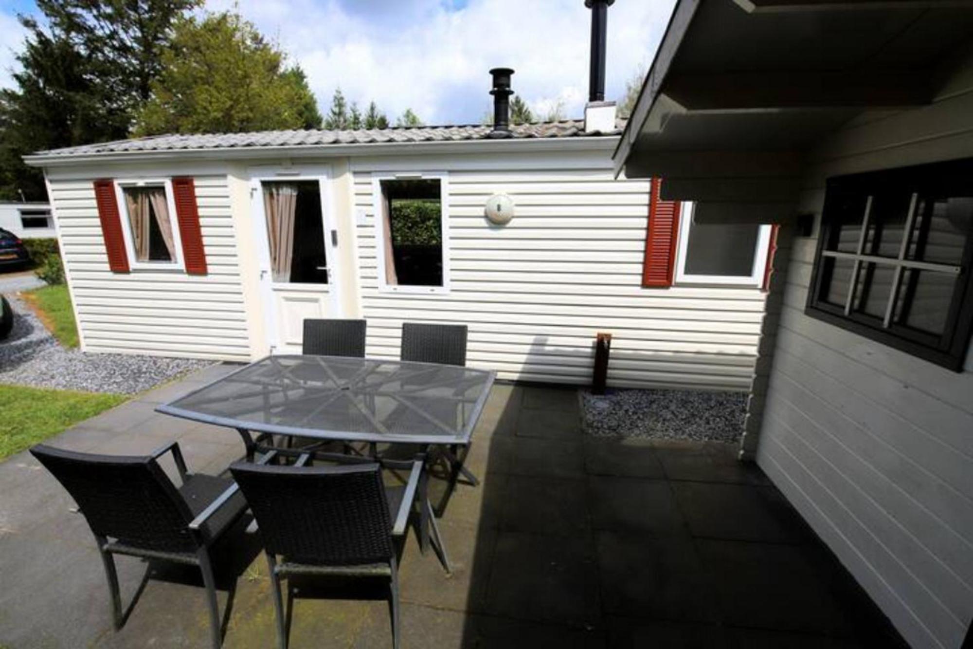 Charmante Woning Op Rustig Park Met Fietsen Epe Exterior photo