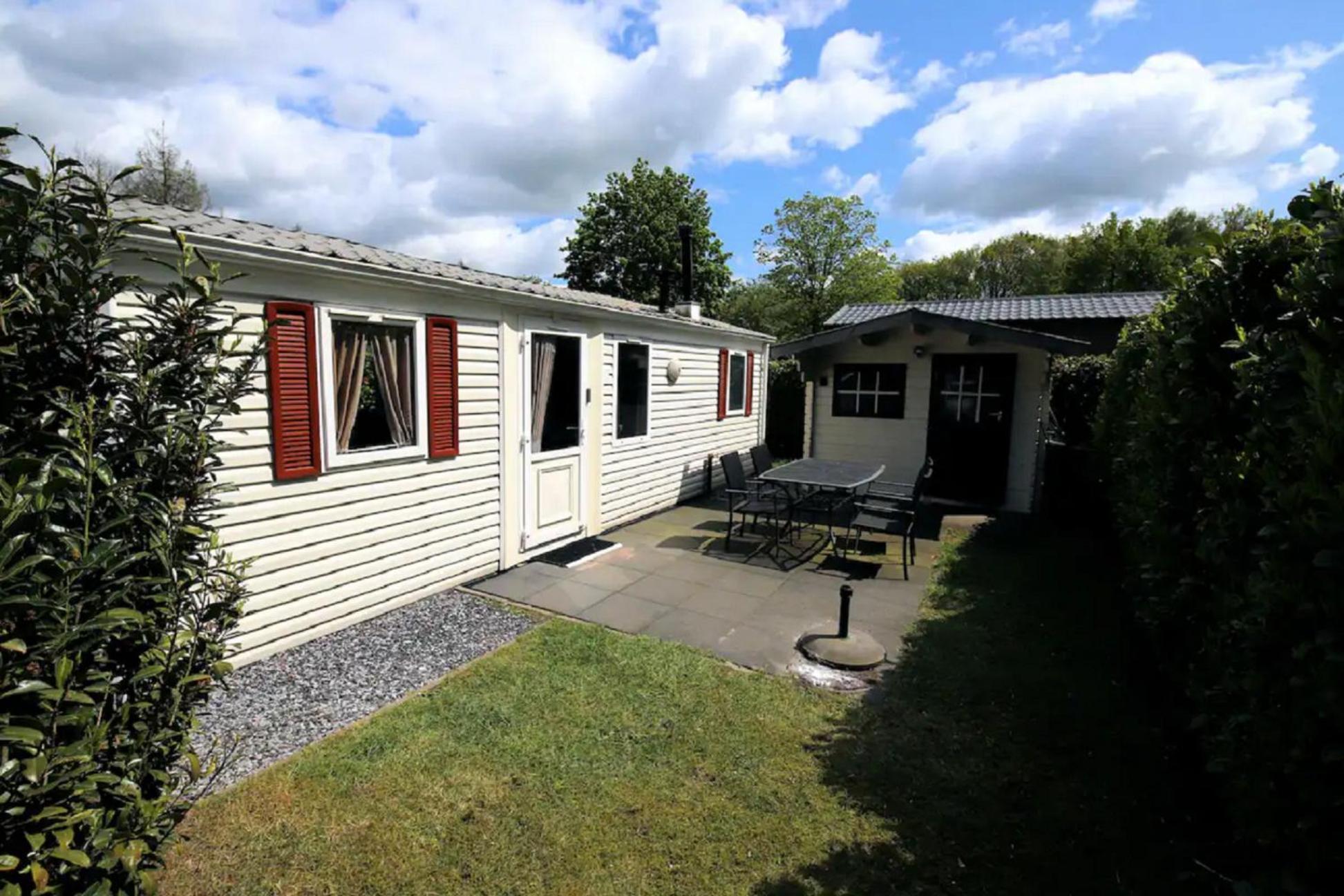 Charmante Woning Op Rustig Park Met Fietsen Epe Exterior photo