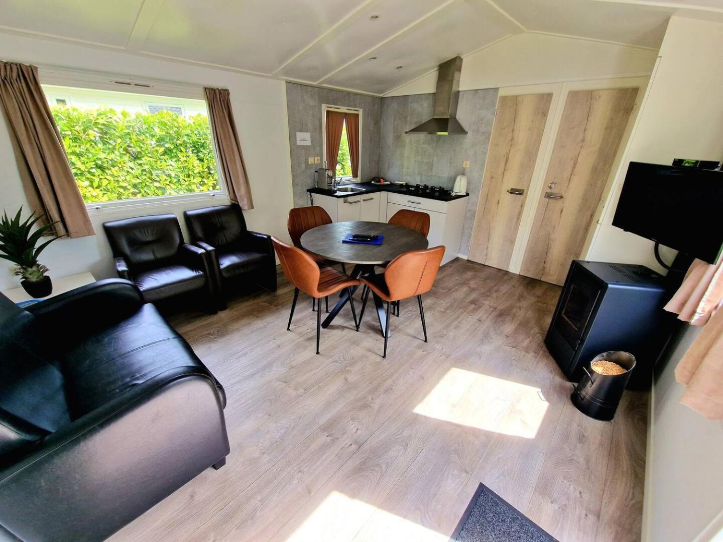 Charmante Woning Op Rustig Park Met Fietsen Epe Exterior photo